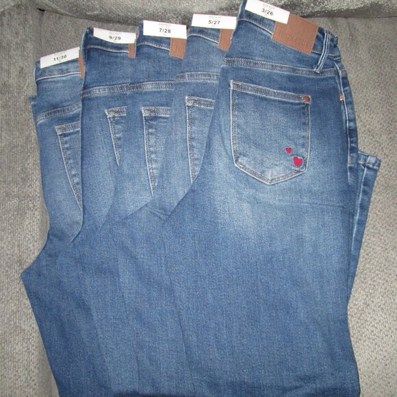 JUDY BLUE QUEEN OF HEARTS BOYFRIEND JEANS NWT - Picture 6 of 6